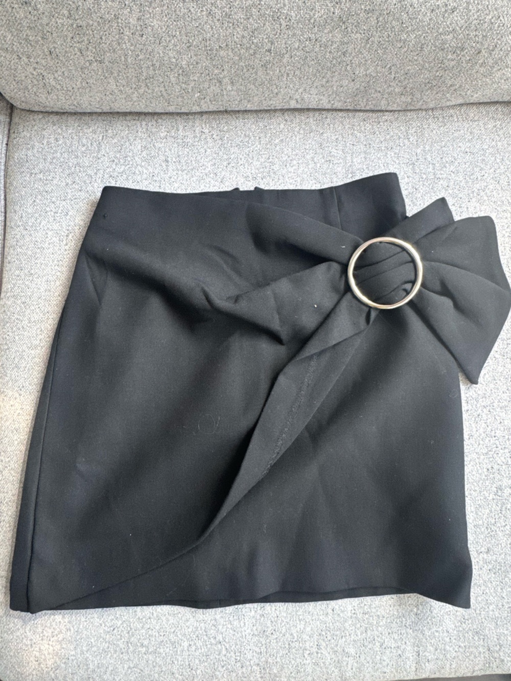 Zara Black Mini Skirt with Side Bow and Ring